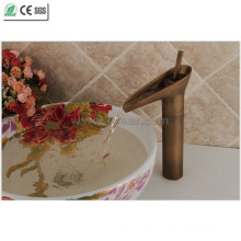 Antique Copper Teapot Single Handle Decktop Basin Faucet (Q13808HA)